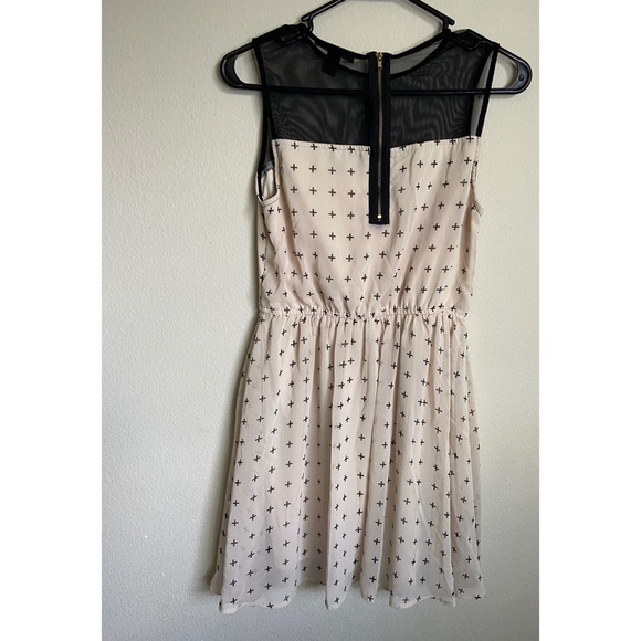 SWEETHEART NECKLINE CROSS DRESS✨ - Picture 2 of 3